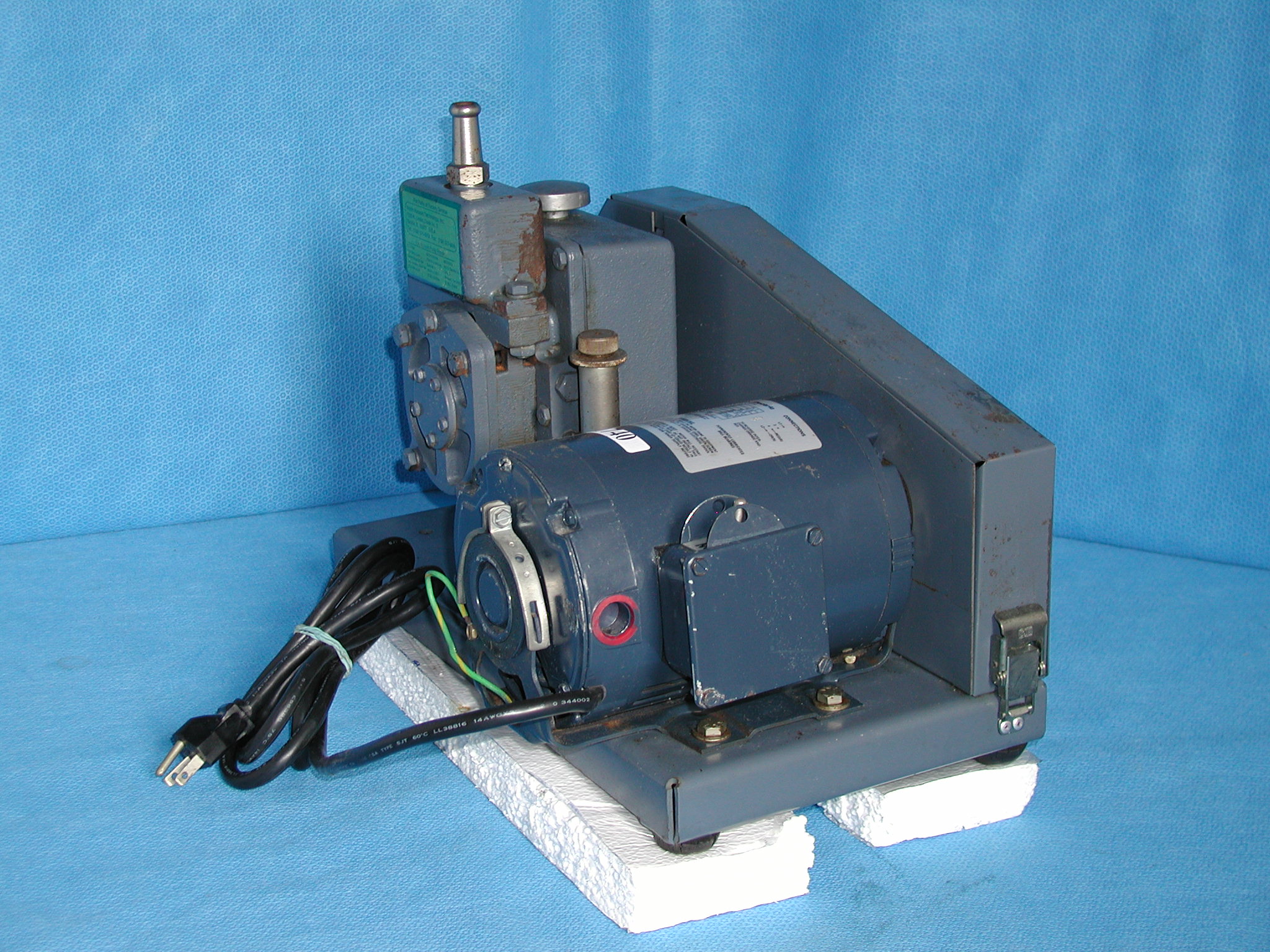 1740: Welch 1400 Vacuum Pump, Pump, Welch Vacuum Technology