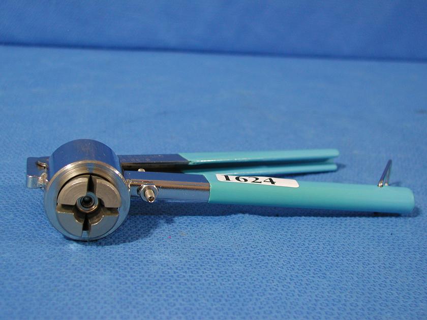 1624: Hewlett Packard Manual Cap Crimper, Miscellaneous Lab Items, HP Hewlett Packard