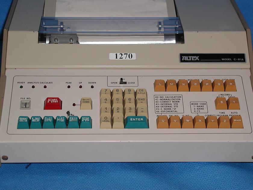 1270: Shimadzu Altex C - R1A Analyzer, HPLC / FPLC, Pharmacia Fine Chemicals