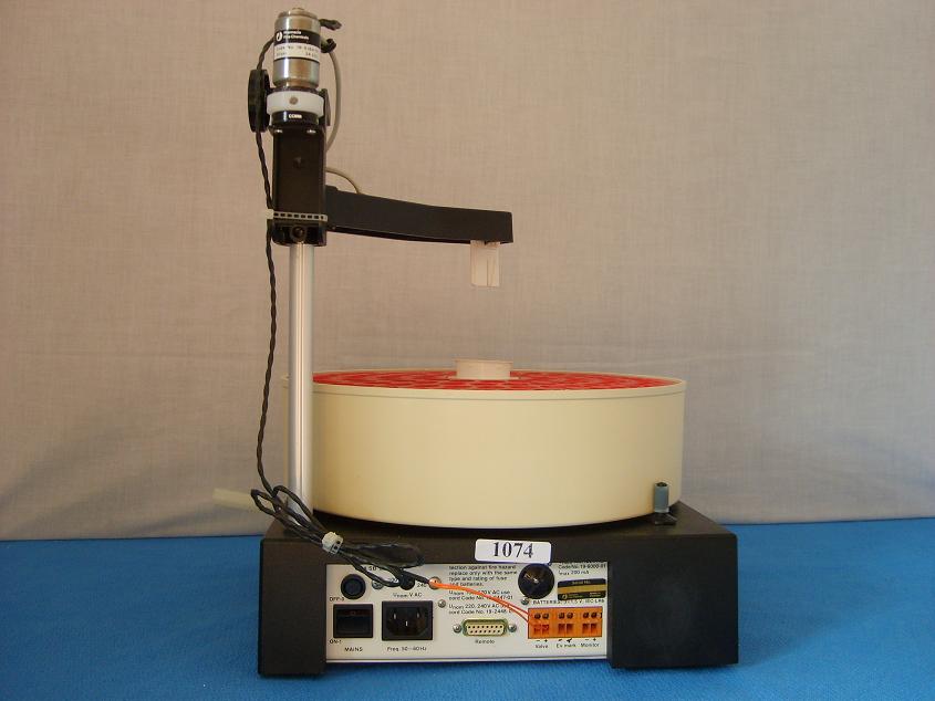 1074: Pharmacia Frac-100 Fraction Collector, HPLC / FPLC, Pharmacia Fine Chemicals