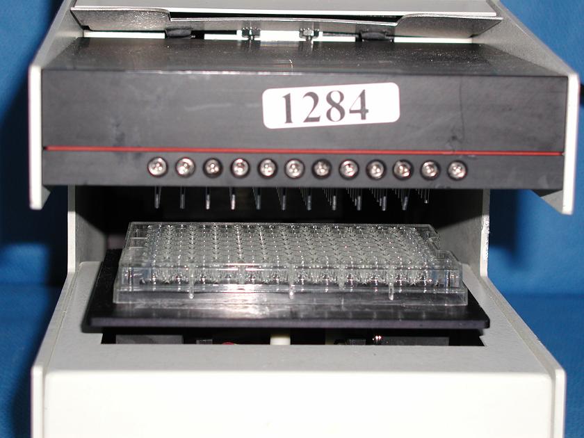 1284: Dynatech UltraWash, MicroPlate Reader / Washer, Dynatech Labs