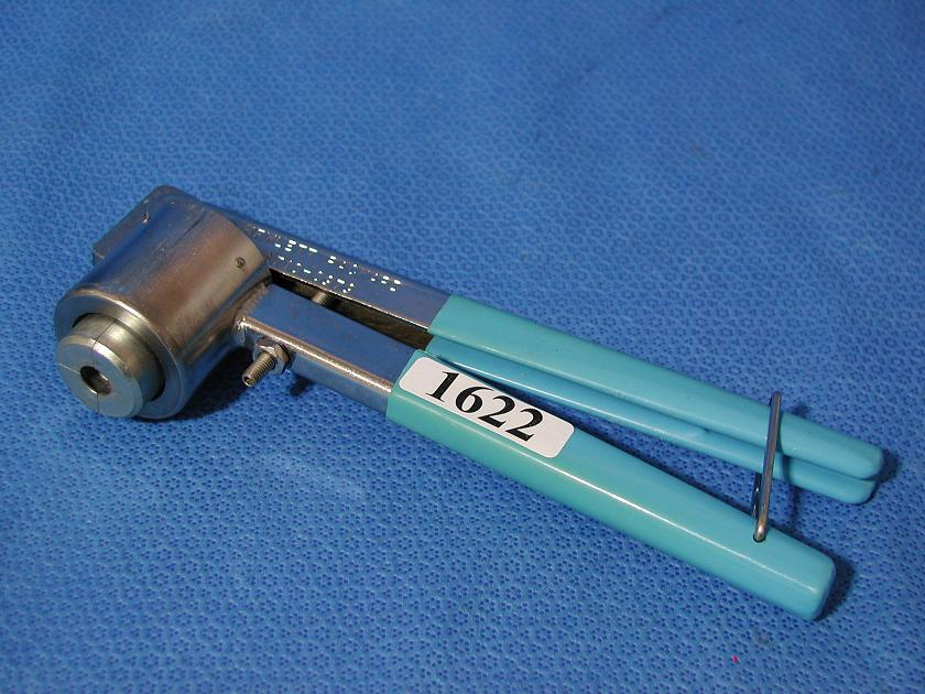1622: Hewlett Packard Manual Cap Crimper, Miscellaneous Lab Items, HP Hewlett Packard
