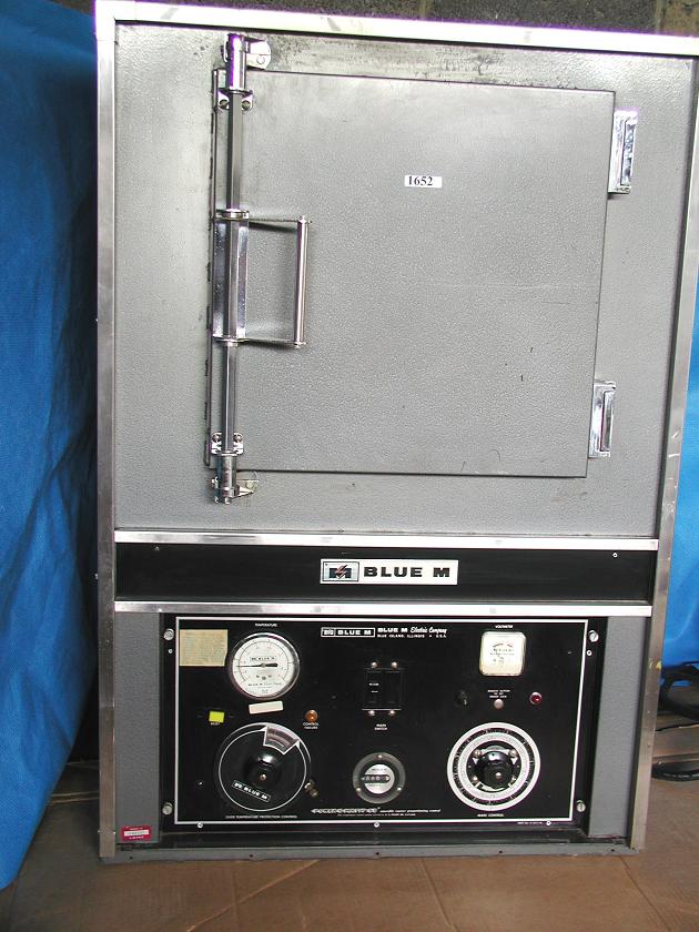 1652: Blue M Oven, Incubator / Oven, Blue M Electric