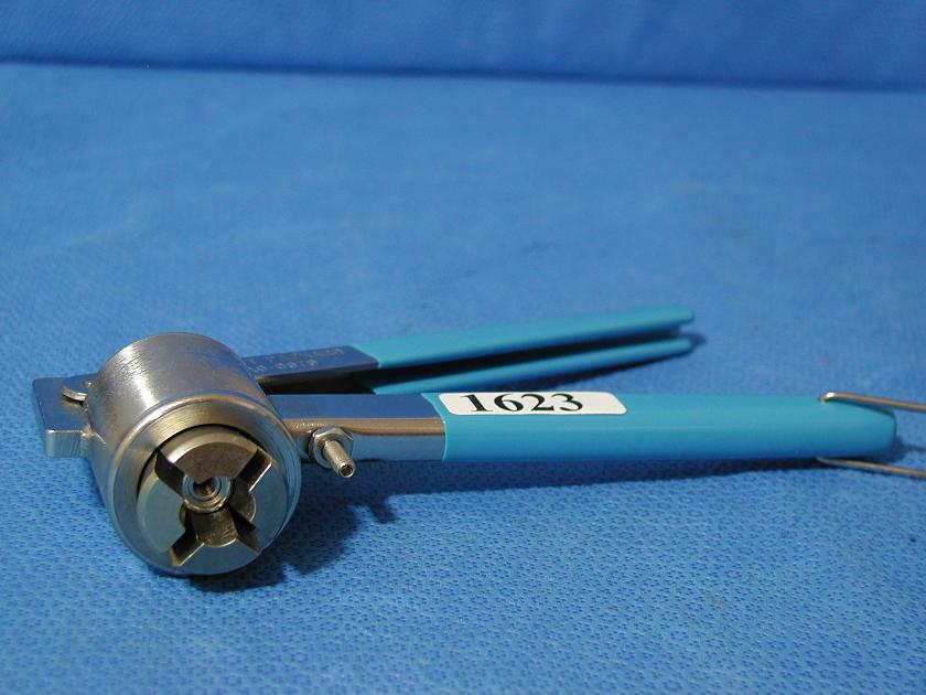 1623: Hewlett Packard Manual Cap Crimper, Miscellaneous Lab Items, HP Hewlett Packard