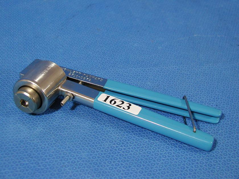 1623: Hewlett Packard Manual Cap Crimper, Miscellaneous Lab Items, HP Hewlett Packard