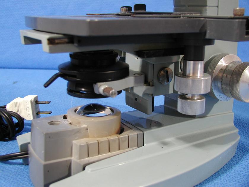 1303: American Optic 1037 Microscope, Optic / Microscope, American Optical